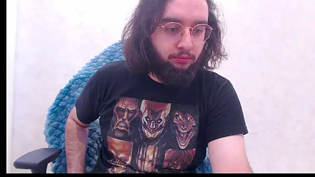 Snapshot of eren_jaeger2000 chatting on June 12, 2:10 am eren jaeger2000 online show from June 12, 2:10 am