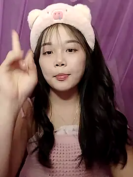 Snapshot of Baa-bee22 chatting on April 20, 1:19 am Baa-bee22 online show from April 20, 1:19 am