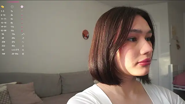 Snapshot of SoftLuna chatting on January 17, 5:34 am SoftLuna online show from January 17, 5:34 am