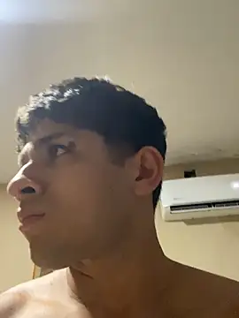 Snapshot of Benjxmin_077 chatting on November 17, 7:25 am Benjxmin 077 online show from November 17, 7:25 am