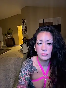 Snapshot of Entreprescrewers chatting on November 26, 6:25 am Entreprescrewers online show from November 26, 6:25 am