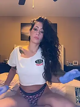 Snapshot of Entreprescrewers chatting on November 27, 12:13 am Entreprescrewers online show from November 27, 12:13 am