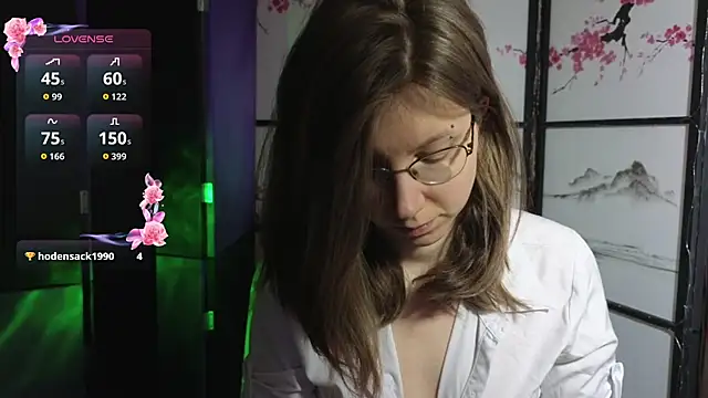 Snapshot of scarlettsrose chatting on March 31, 1:00 pm scarlettsrose online show from March 31, 1:00 pm