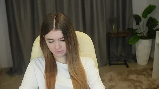 AngelesBenitz online show from November 20, 1:22 pm