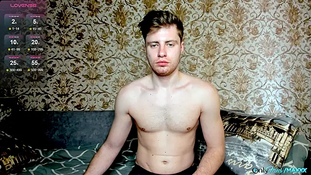 Maxhornyblondieman online show from March 9, 8:18 am