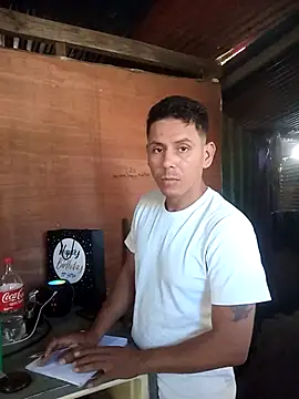 Snapshot of juunioreest chatting on January 15, 5:38 pm juunioreest online show from January 15, 5:38 pm