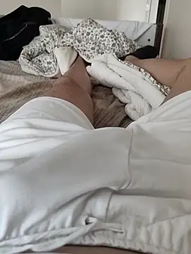 berkkderlerr online show from April 18, 9:02 am