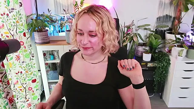 xzoeyryanx online show from March 1, 5:15 pm