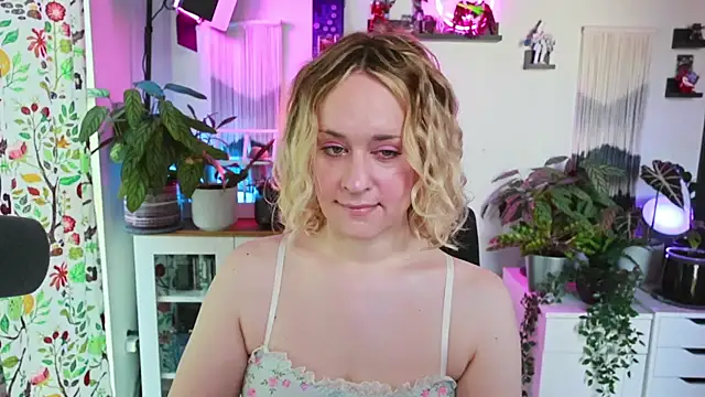 Snapshot of xzoeyryanx chatting on July 13, 4:10 pm xzoeyryanx online show from July 13, 4:10 pm