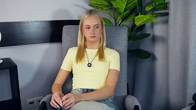 TheresaBreth online show from November 18, 10:09 am