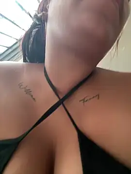 ArielleMillerr- online show from May 27, 5:21 pm