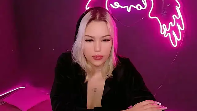 Snapshot of _shy_angel chatting on November 18, 12:31 pm shy angel online show from November 18, 12:31 pm