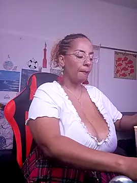 LaReineCleo online show from March 27, 10:37 am