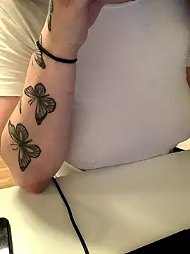 Snapshot of Ghostbaby02 chatting on December 18, 1:50 pm Ghostbaby02 online show from December 18, 1:50 pm