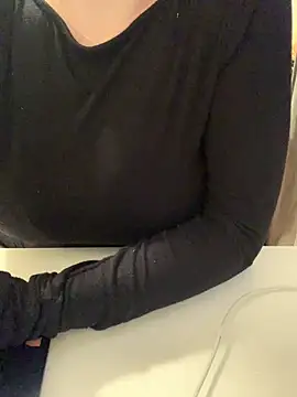 Snapshot of Ghostbaby02 chatting on January 12, 2:55 pm Ghostbaby02 online show from January 12, 2:55 pm