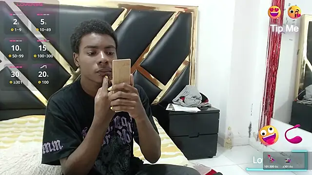 NoahJhonson69 online show from March 2, 11:50 am