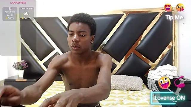 NoahJhonson69 online show from March 7, 11:18 am