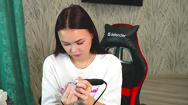 Snapshot of CarleeHake chatting on November 20, 2:34 am CarleeHake online show from November 20, 2:34 am