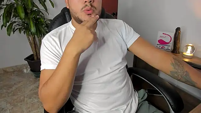 Snapshot of Mark__Brown chatting on November 20, 4:34 am Mark Brown online show from November 20, 4:34 am