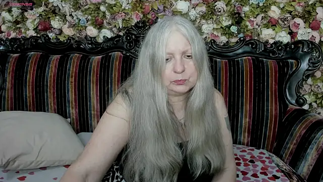 Snapshot of mariabelladonna chatting on July 8, 9:41 pm mariabelladonna online show from July 8, 9:41 pm