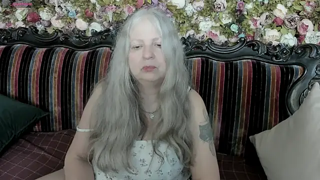 Snapshot of mariabelladonna chatting on July 11, 7:33 am mariabelladonna online show from July 11, 7:33 am