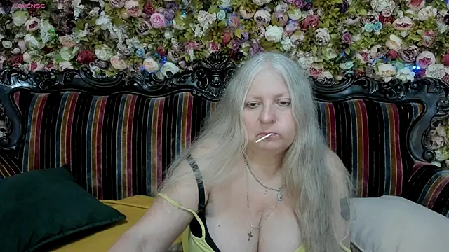 Snapshot of mariabelladonna chatting on July 19, 4:22 pm mariabelladonna online show from July 19, 4:22 pm