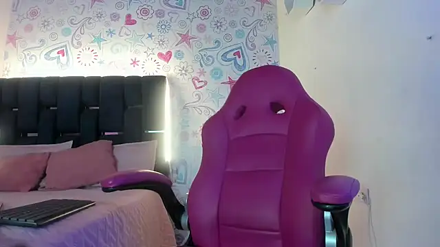 ISA RIVAS online show from December 5, 12:03 pm