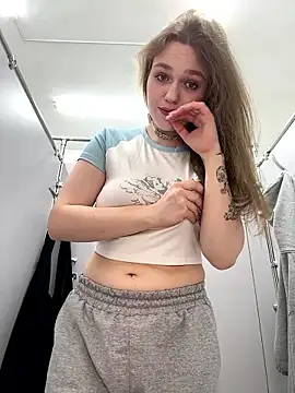 Snapshot of RussianWoman chatting on January 14, 3:23 am RussianWoman online show from January 14, 3:23 am