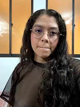 Snapshot of hannah__pavan chatting on December 1, 5:51 pm hannah pavan online show from December 1, 5:51 pm