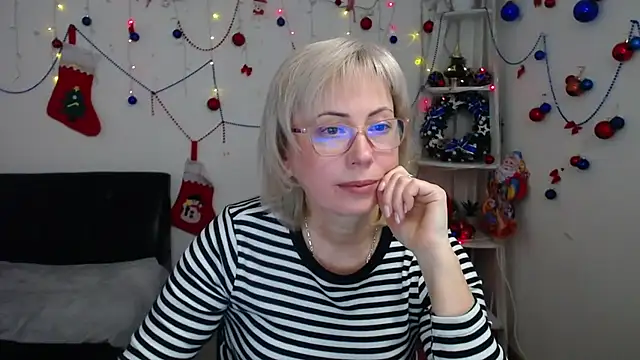 LaurenWishy online show from January 10, 6:15 am