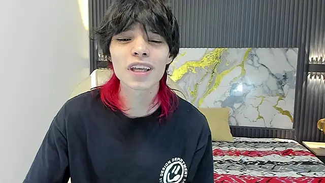 Snapshot of Sylasfrost chatting on December 19, 7:54 pm Sylasfrost online show from December 19, 7:54 pm