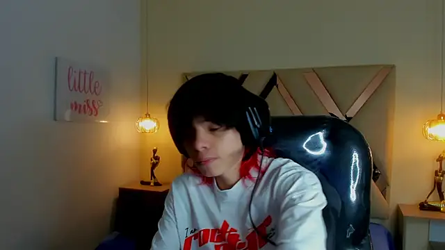 Snapshot of Sylasfrost chatting on February 23, 11:51 am Sylasfrost online show from February 23, 11:51 am