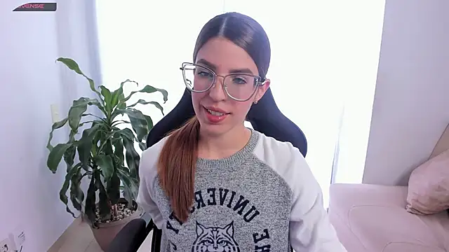 Snapshot of Nat_Bakerss chatting on April 16, 8:31 pm Nat Bakerss online show from April 16, 8:31 pm