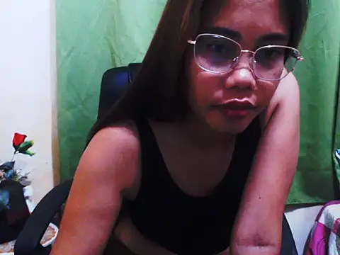 Snapshot of HotAsian_Yazzi69 chatting on November 26, 5:47 pm HotAsian Yazzi69 online show from November 26, 5:47 pm