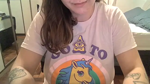 Snapshot of xxxluana chatting on April 18, 1:31 am xxxluana online show from April 18, 1:31 am