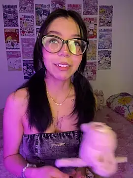 Snapshot of Valen-Foxx1 chatting on January 13, 5:57 am Valen-Foxx1 online show from January 13, 5:57 am