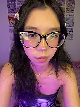 Snapshot of Valen-Foxx1 chatting on January 15, 6:18 am Valen-Foxx1 online show from January 15, 6:18 am