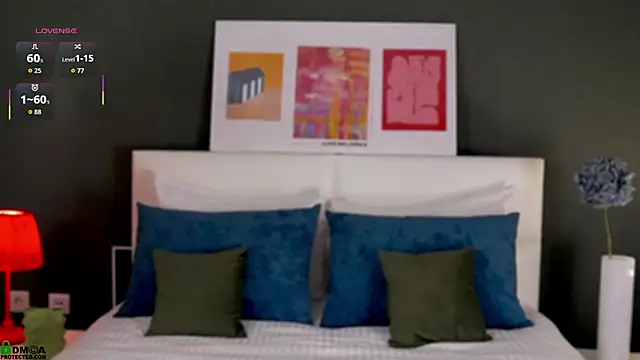 EmilyNoiri online show from November 29, 1:41 am