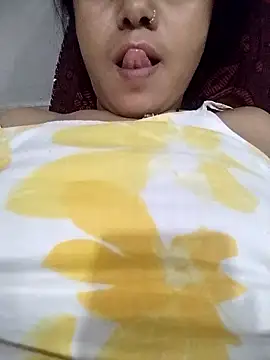 Snapshot of Hott_myraa chatting on January 8, 7:27 pm Hott myraa online show from January 8, 7:27 pm