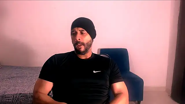 Snapshot of musclehetero chatting on November 19, 5:13 pm musclehetero online show from November 19, 5:13 pm