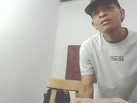 crissex3 online show from February 20, 11:43 am