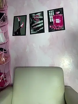 melyssaa23 online show from April 7, 1:28 am