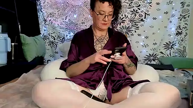 sareberr420 online show from May 30, 2:36 pm