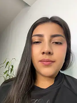 Snapshot of Sammyy_torres chatting on June 25, 4:23 am Sammyy torres online show from June 25, 4:23 am