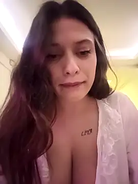 Snapshot of DevinAras chatting on April 1, 1:17 am DevinAras online show from April 1, 1:17 am