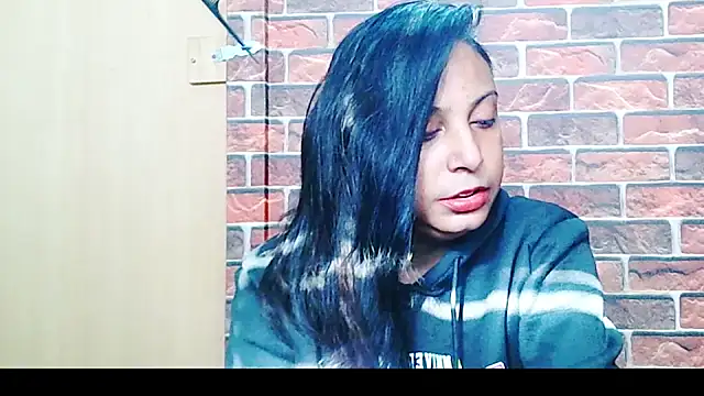Snapshot of indian_spice_girl chatting on July 1, 7:21 am indian spice girl online show from July 1, 7:21 am