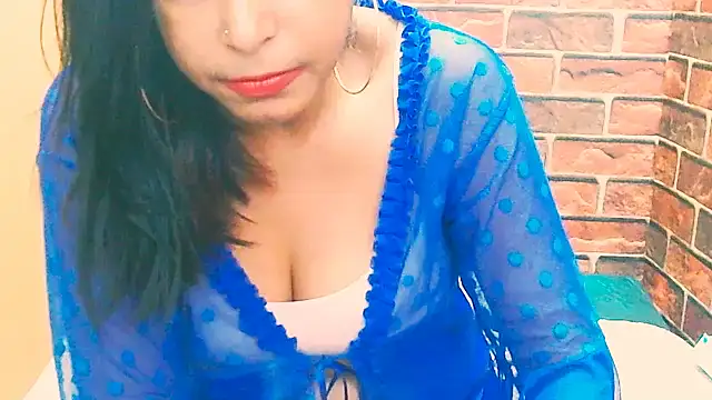 Snapshot of indian_spice_girl chatting on July 4, 11:16 am indian spice girl online show from July 4, 11:16 am