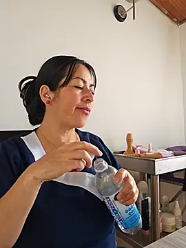 JustSamantha  online show from December 5, 1:09 pm