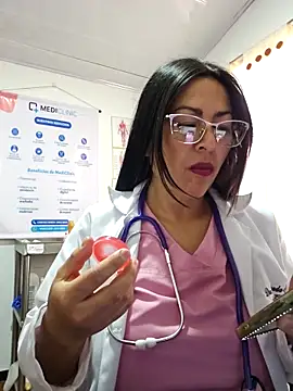 Snapshot of JustSamantha_ chatting on February 2, 12:59 pm JustSamantha online show from February 2, 12:59 pm