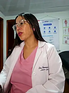 Snapshot of JustSamantha_ chatting on February 11, 12:10 pm JustSamantha online show from February 11, 12:10 pm